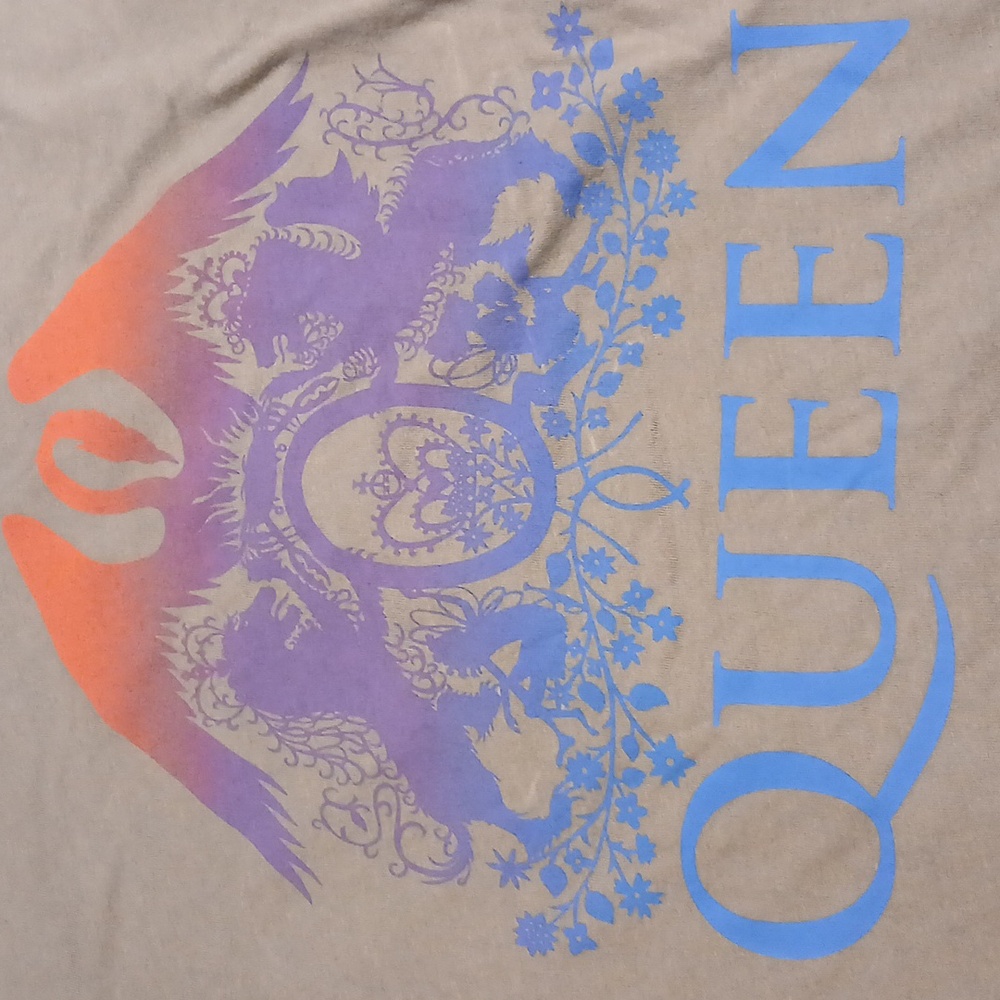 Queen ROCK Band T-shirt.  Dove Grey - Picture 2 of 3